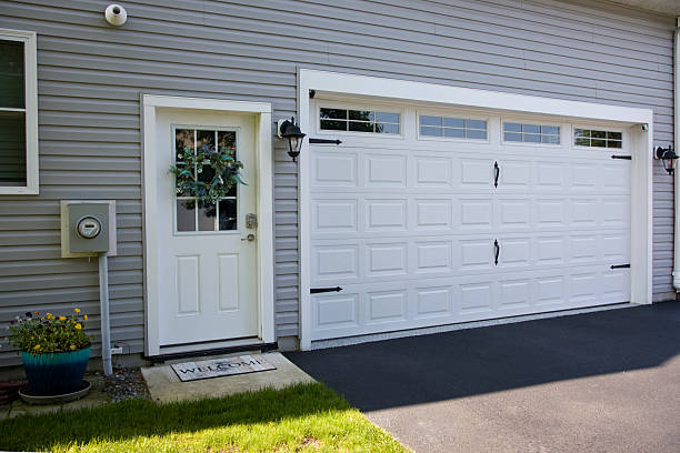 24/7 Emergency Garage Door Panel Replacement experts in Lacombe, LA